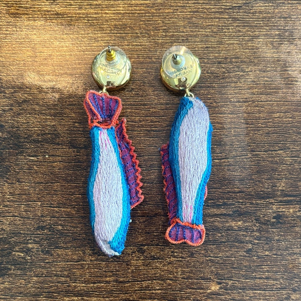 Mignonne Gavigan Venezzia Gold Plated Fish Pink and Blue Earrings - Picture 3 of 3